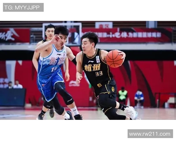 巴西队在激烈对抗中以2比1战胜对手展现强大实力